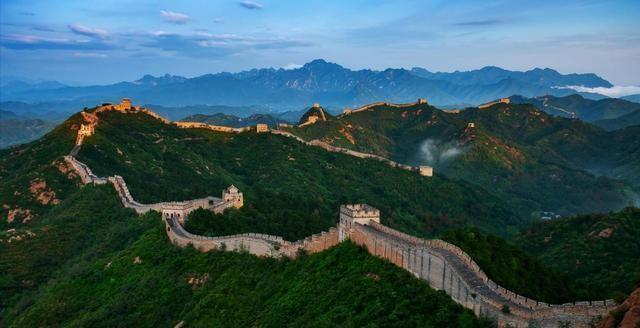 秦始皇是暴君还是功臣？仅仅修个长城就让无数人家破人亡，这代价真值吗？
两千多年前