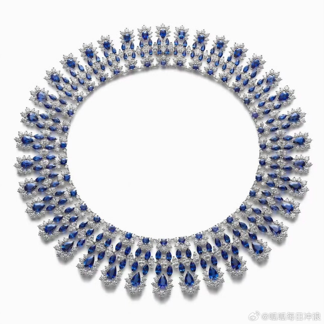 杨幂微博之夜内场C位杨幂微博之夜内场C位，幂姐这次排面拉满 现场内场图来了，《生