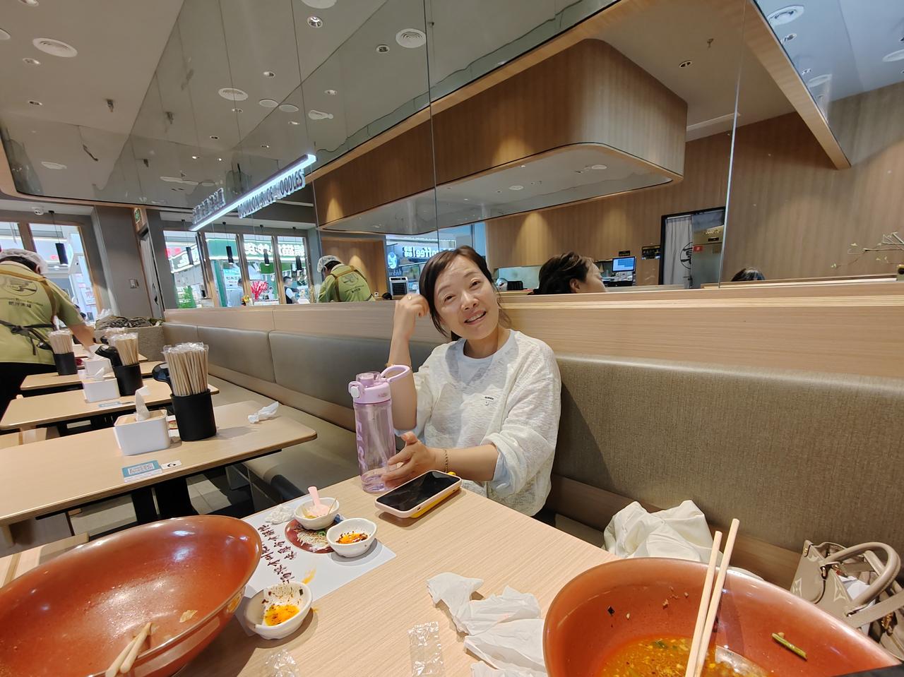 我的大徒弟百合姐姐对我太好了，她说前段时间我一直都很辛苦，她也看在眼里疼在心里，