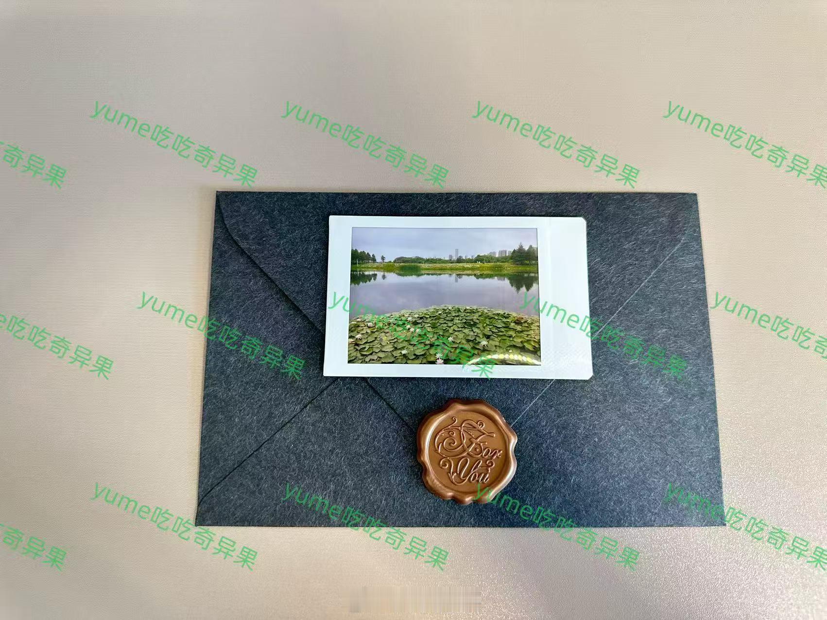 成毅生日直播的隐藏礼物陆续揭晓。宝宝真是有心了，拍了那么多他眼中的风景，还画了专