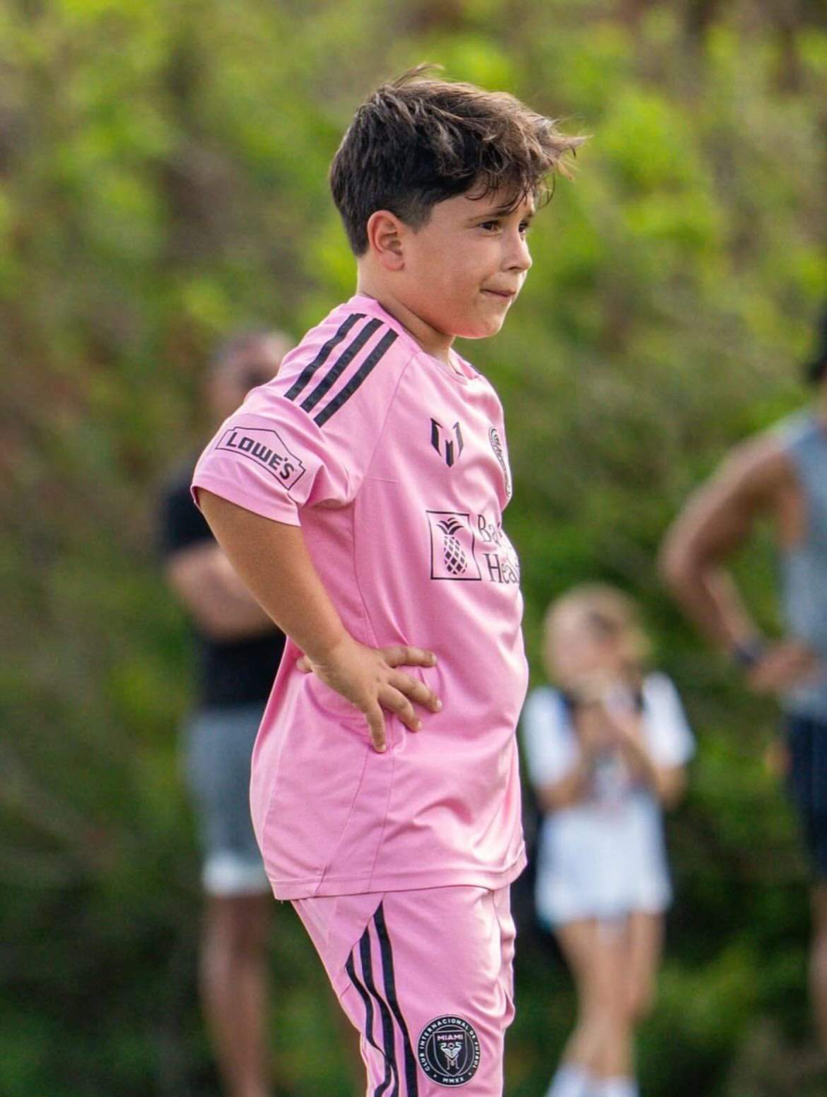 新鲜titi和新鲜麻袋马特奥在复活节杯锦标赛上📸🤍梅西