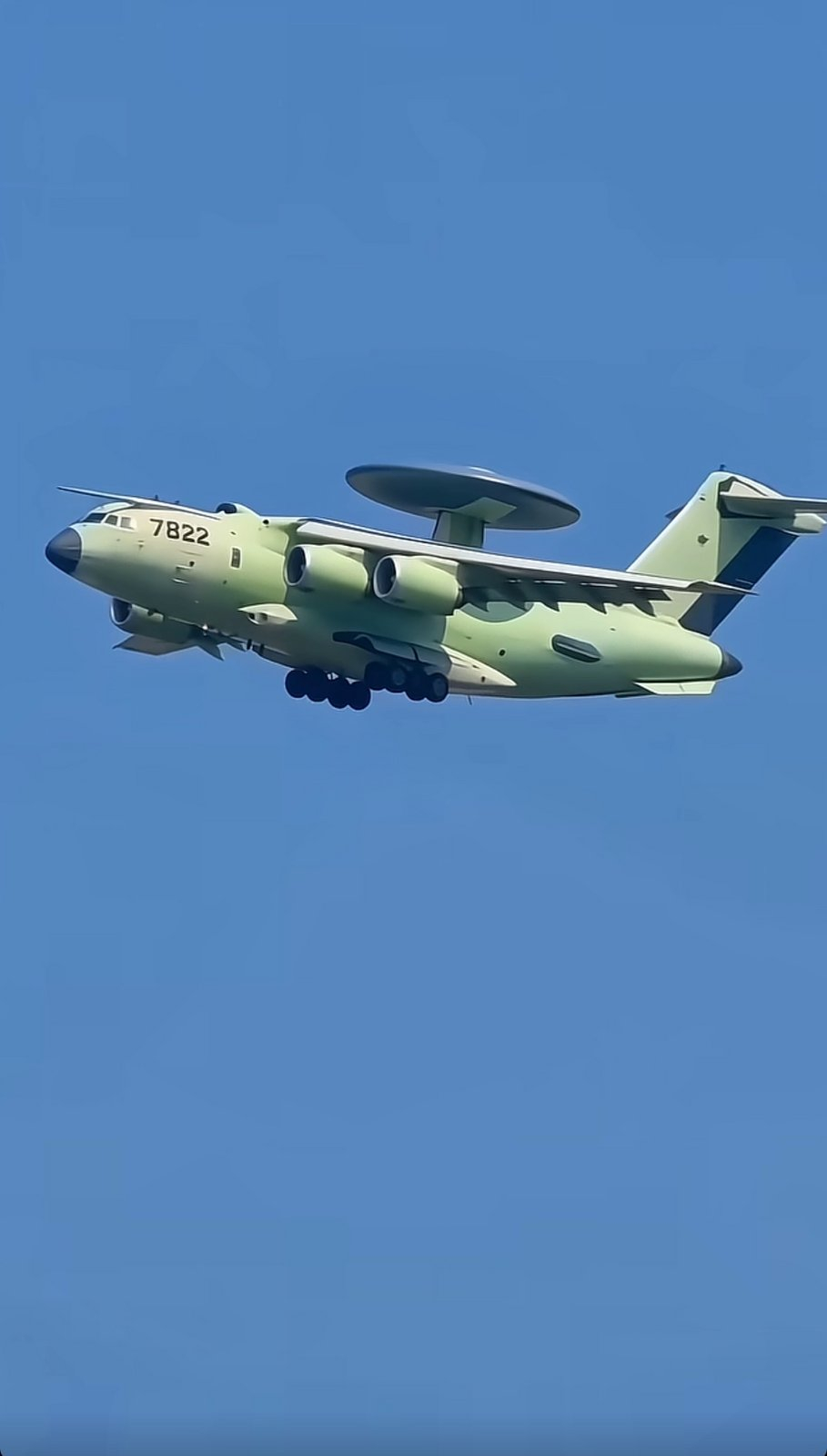 在损失了不少E-3G预警机后，美国迅速试飞新型战略预警机以补充损失。 