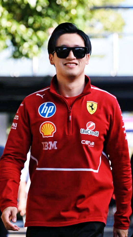 f1，2025F1澳大利亚大奖赛 zhou 穿上红衣后 每天都是笑嘻嘻的😍周冠