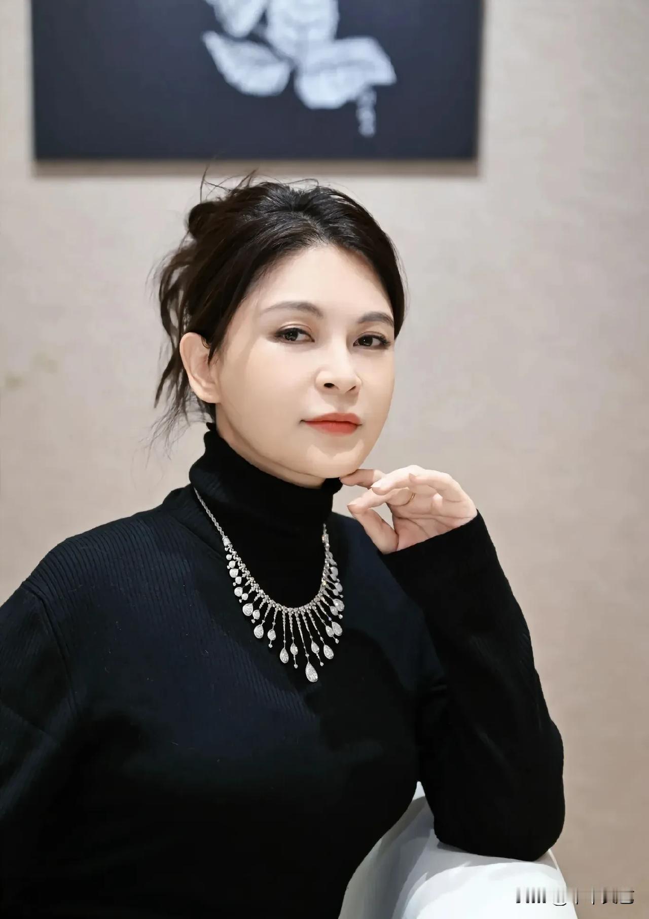 人生得一知己足矣
93岁老教授
46岁大姑娘
相濡以沫
白头到老
相伴一生
中央