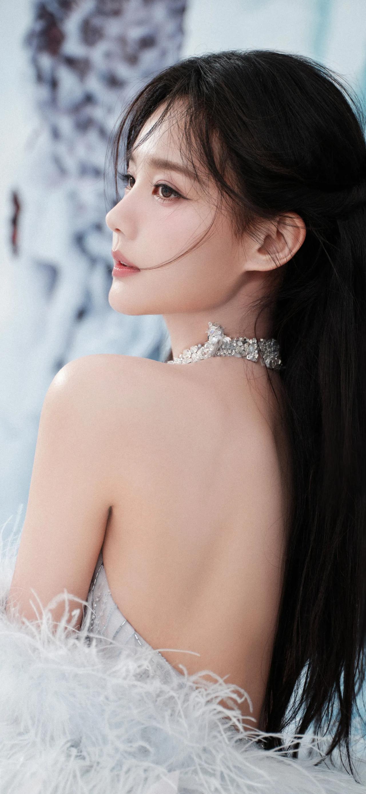 #惊艳女神# #女明星谁最美# #明星美图# #李一桐#
达人推荐 女主角唇泥