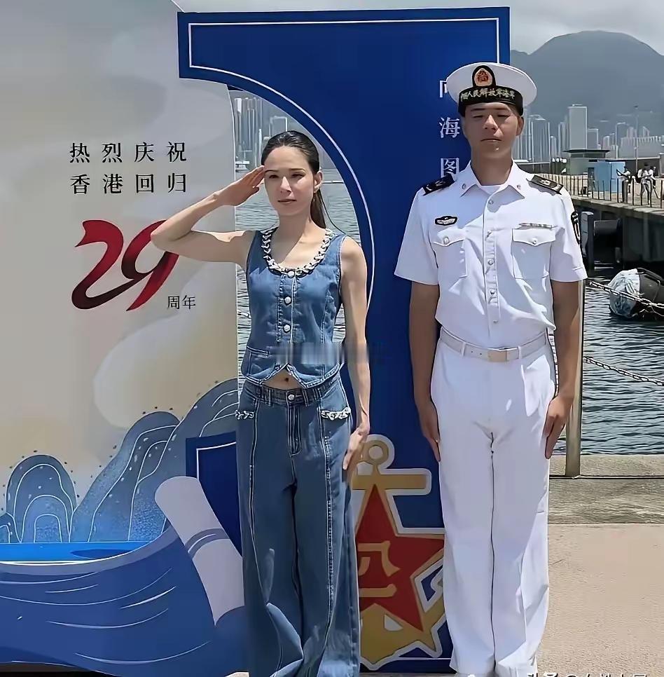 你敢相信这是60吗？这简直就像20 这状态真的是太好了吧，香港回归庆祝29周年，