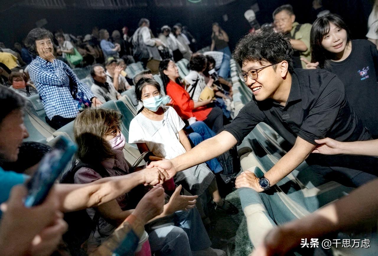 沈伯洋的“洋流”工作日很忙，放假就休息？原来“洋流”都是人工造出来的。
这段时间