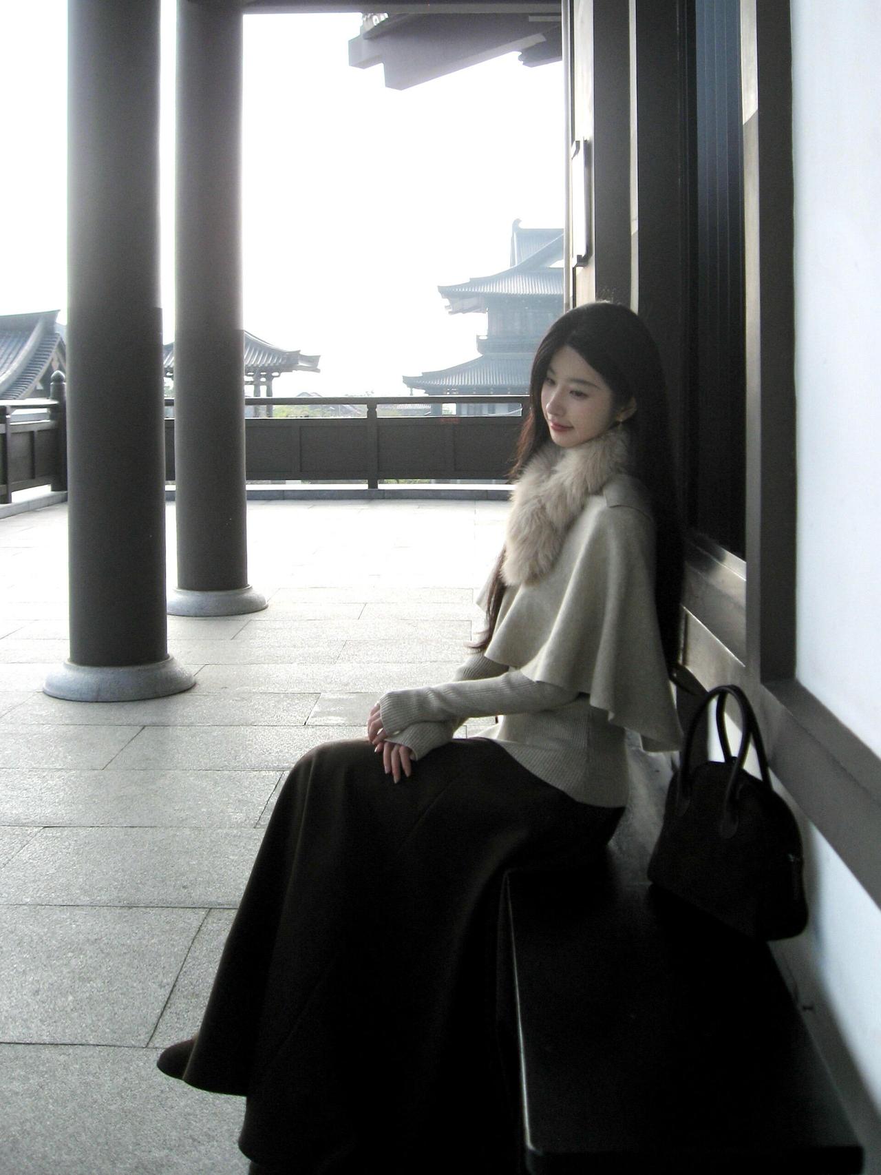 静谧古风庭院古风园林小院 悠然自得少女魅力时尚中式庭院风光 户外穿搭