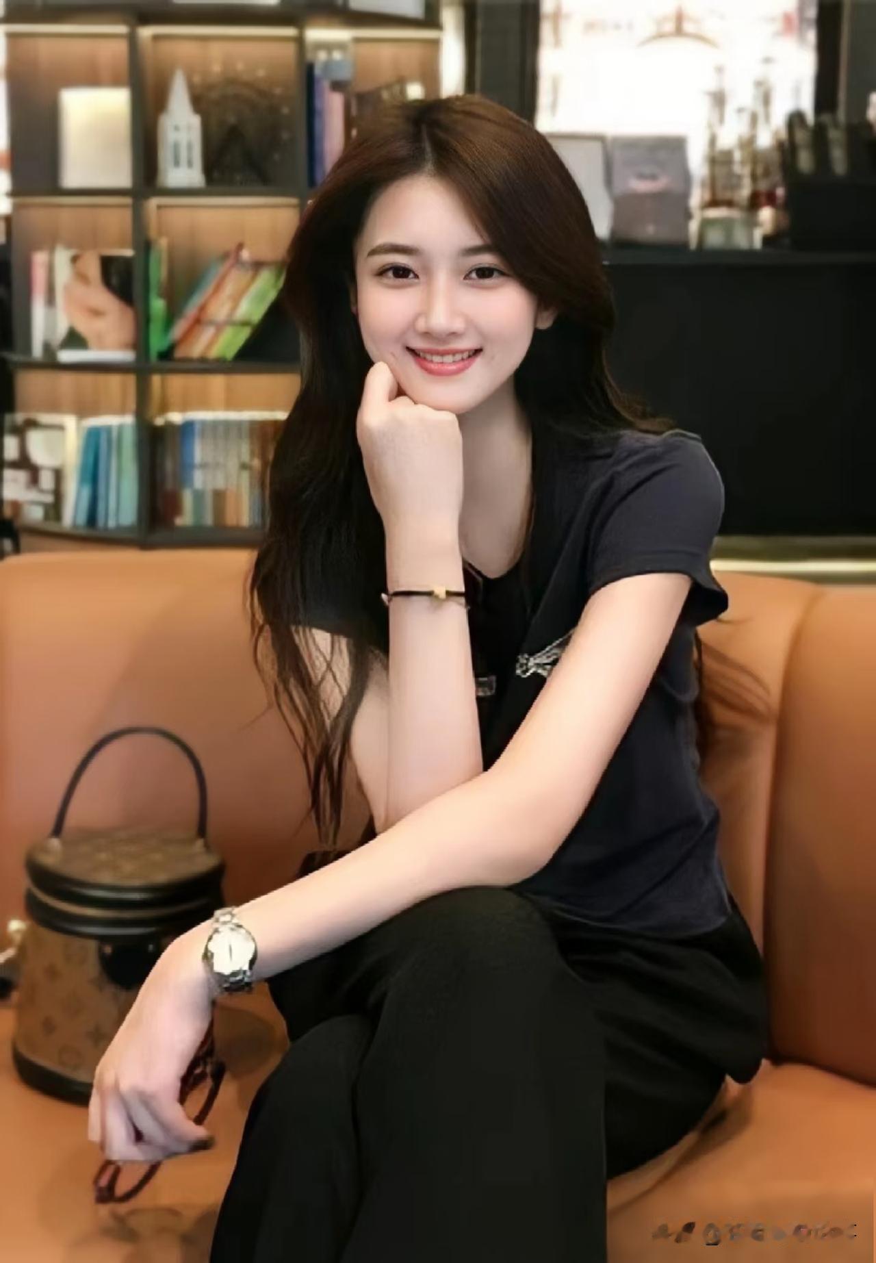情感爆文：女孩暑假打工月薪4000，结工资时含泪数清，老板一句话让全网泪崩

“