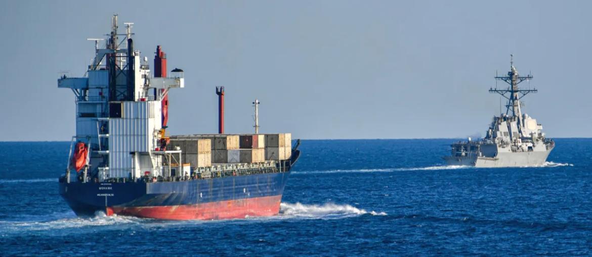 图文：美护航霍尔木兹海峡计划将使美军舰只置于一个充满伊朗威胁的超级武器交战区
