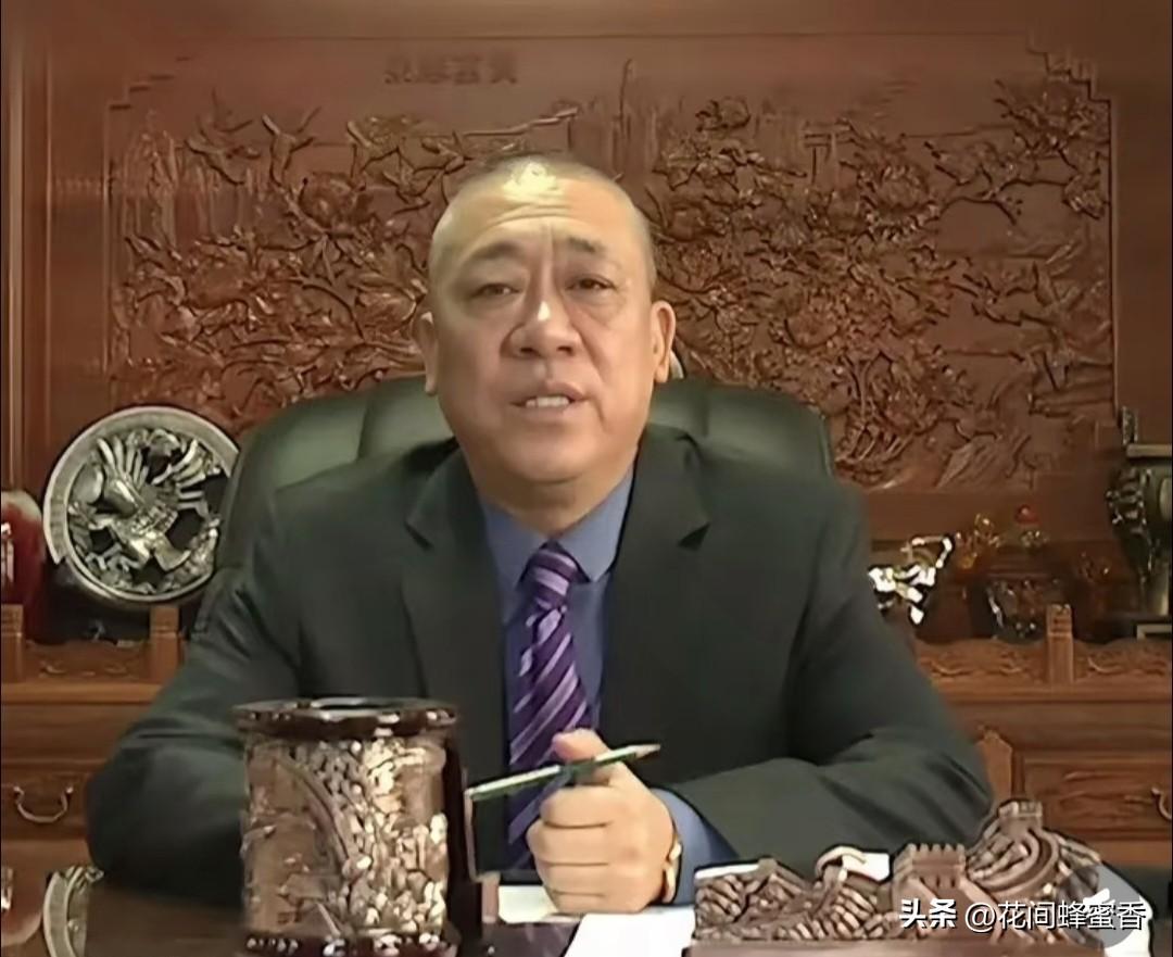 如何看待崔培军的企业家精神崔培军心里装着员工和乡亲，遇事先顾普通人，不唯利润，踏