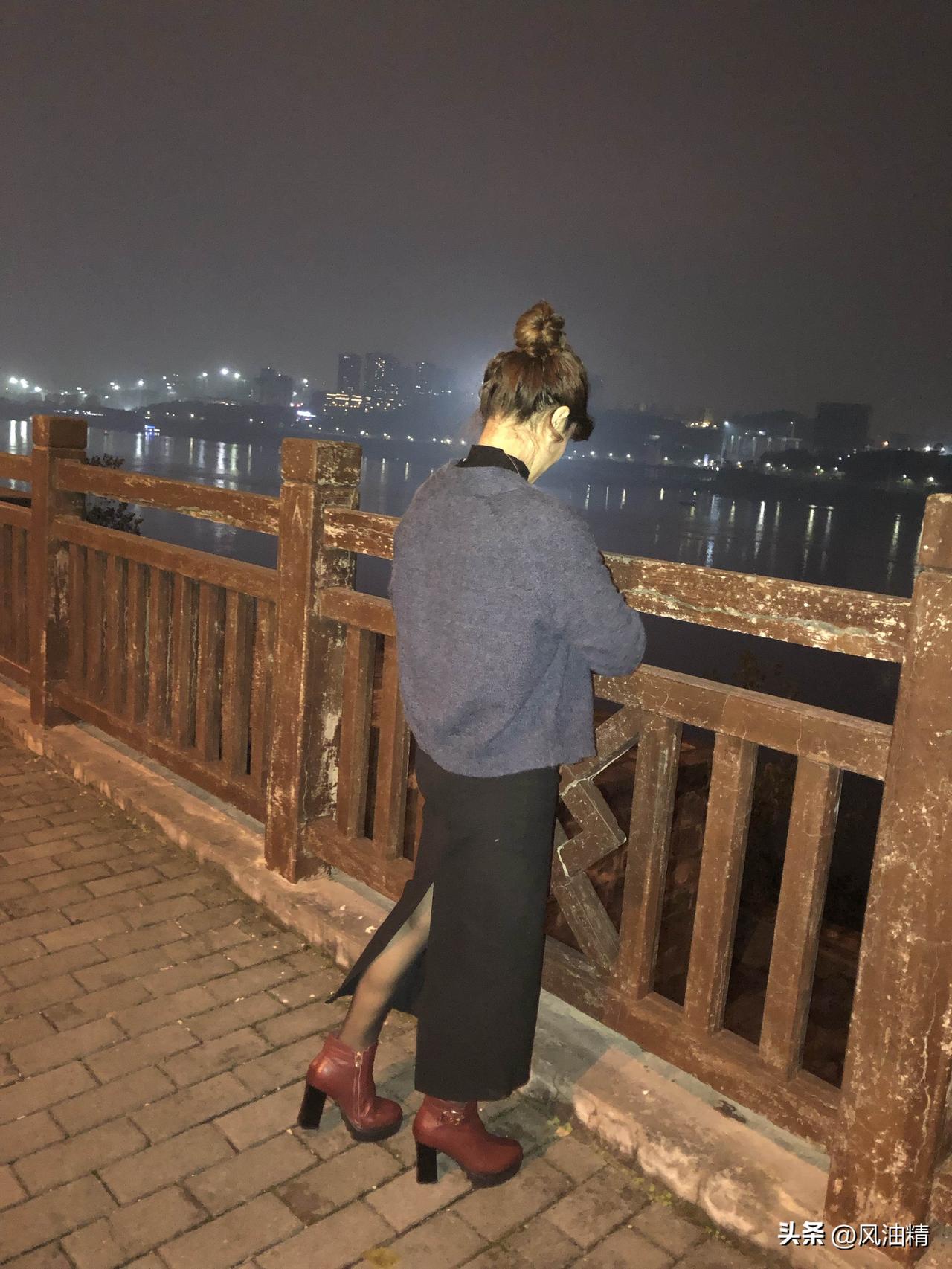 包臀裙真是时尚界的“小心机”单品。它能完美勾勒出女性的曲线，展现出独特的魅力。比