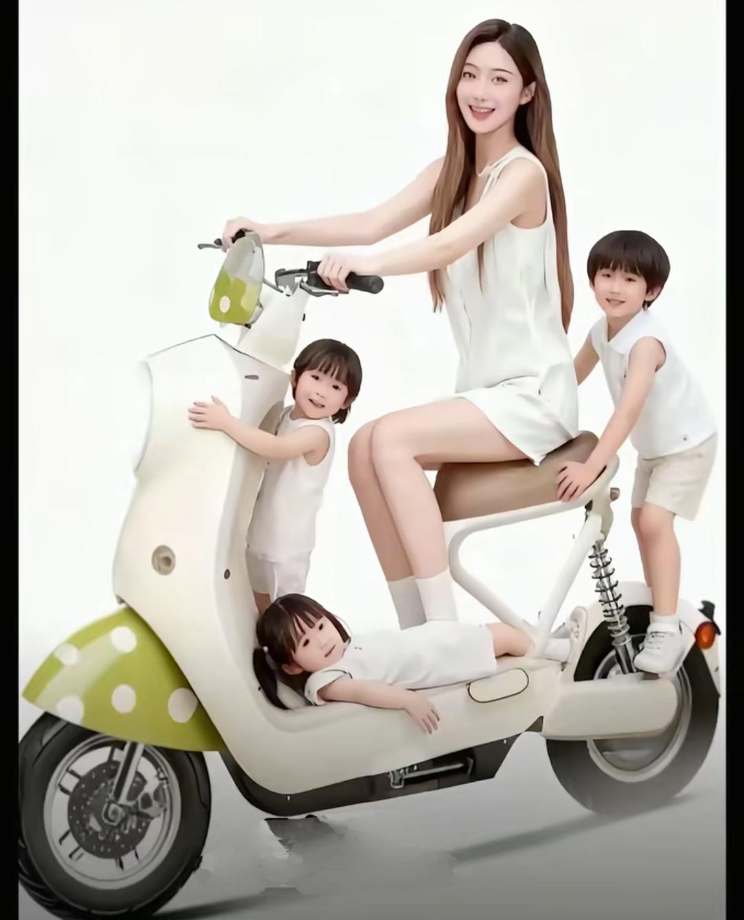 网上吵得沸沸扬扬的新国标电动车，已经上市了。我去看了一下，还蛮漂亮的，车身的合金