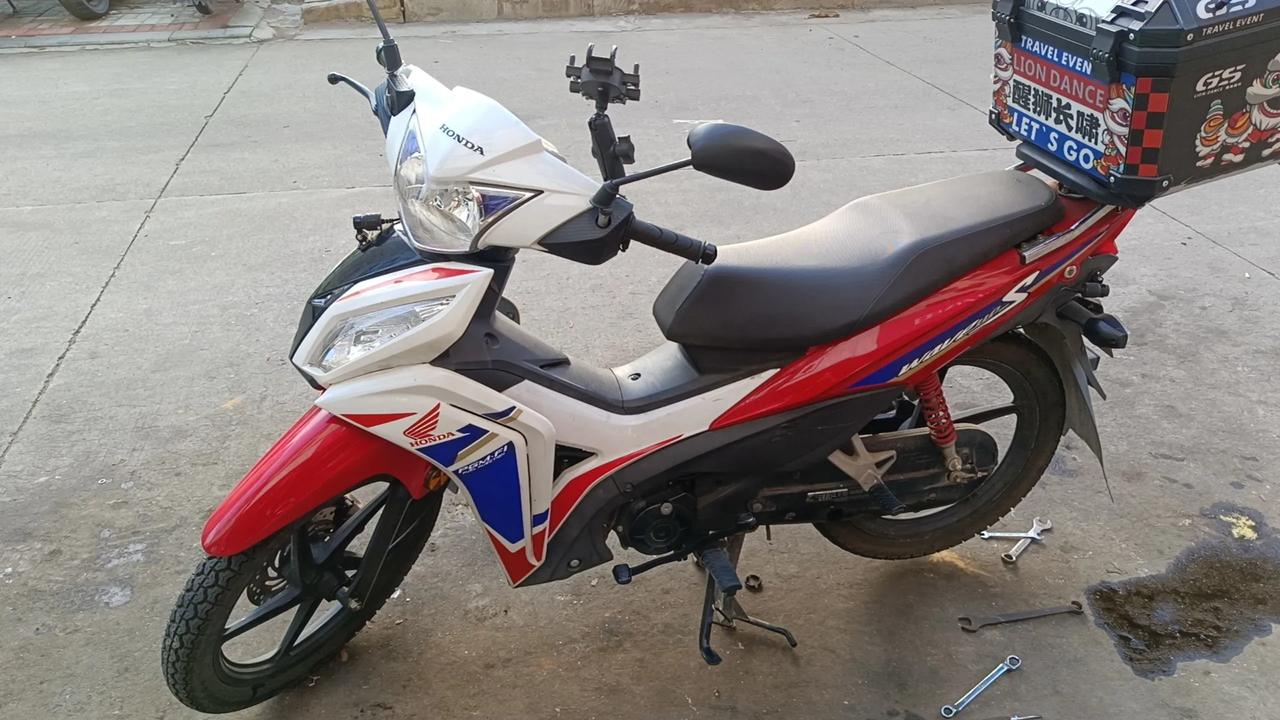 我认为我的摩托车应该是最省油的吧。我先来摆出相关的数据信息哈，我的是老款新威武弯