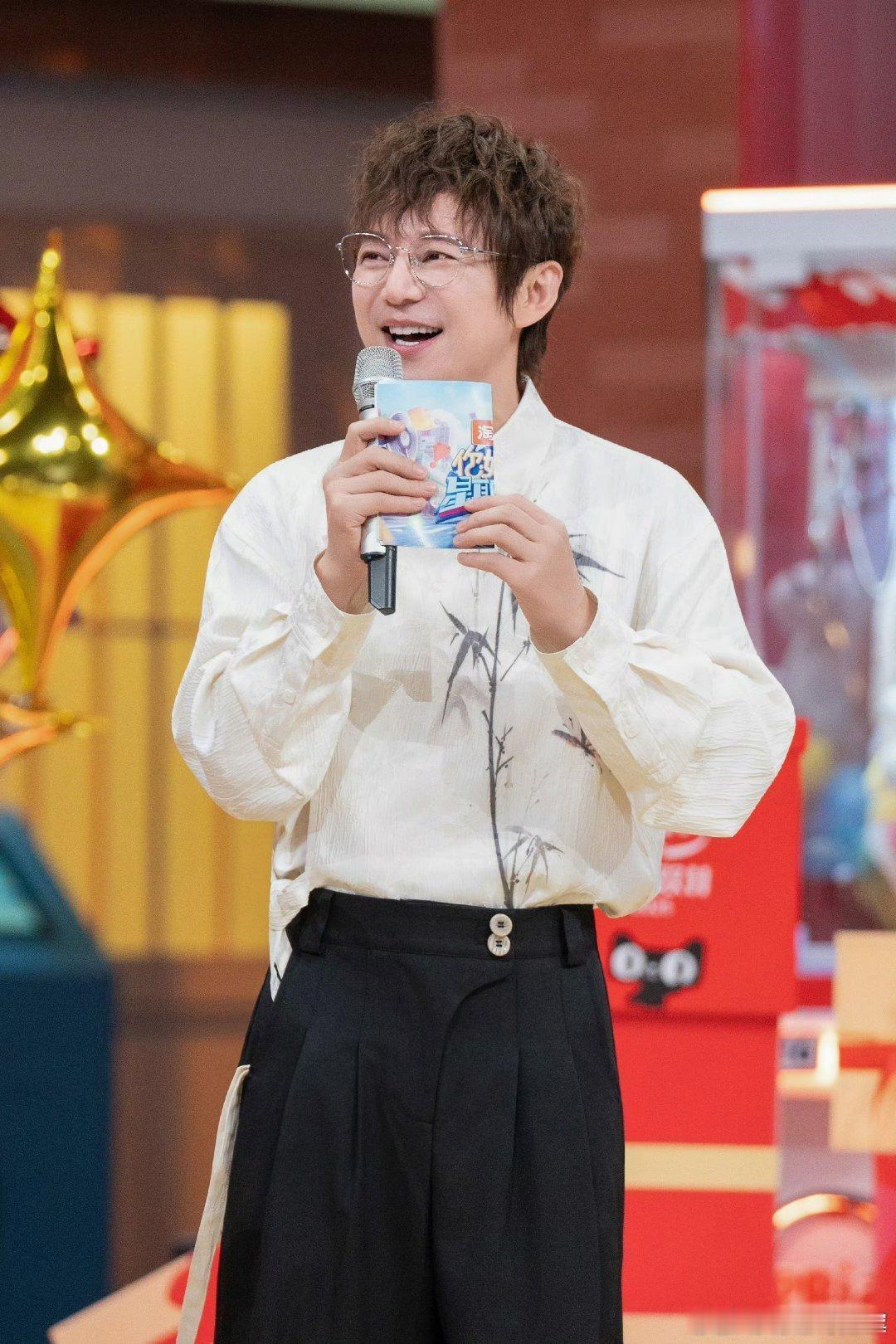 内娱活人太敢说了！何炅让汪苏泷带那英去北极，这梗能笑一年～