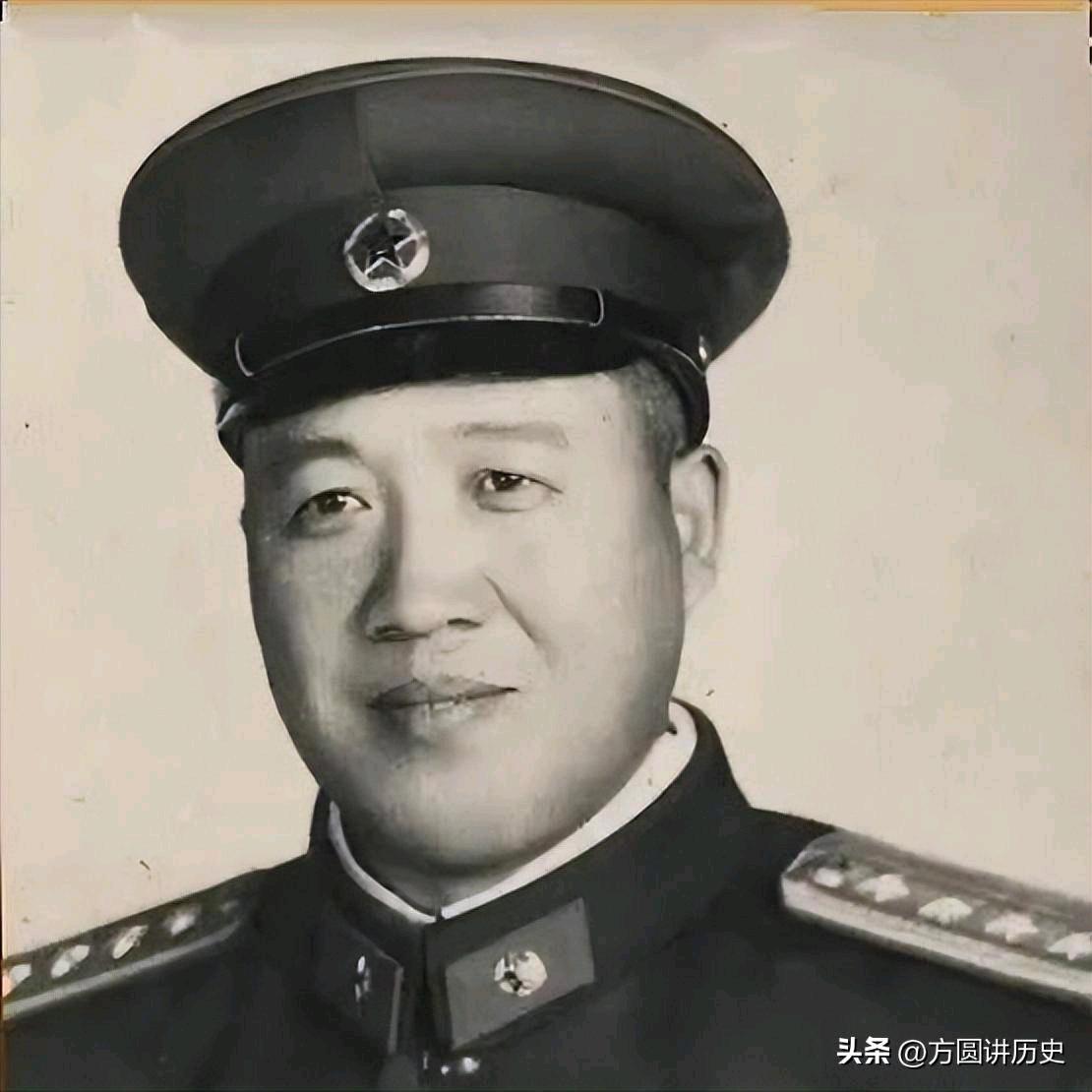 井玉琢，当年就是3连的战士。松骨峰战役打响时，他才19岁，跟着战友们在光秃秃的山