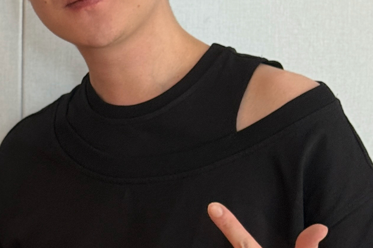 📣哥哥大尺度穿衣服啦！！！露肩装！！！檬檬闻讯赶来，就这？你就说是不是吧！ 