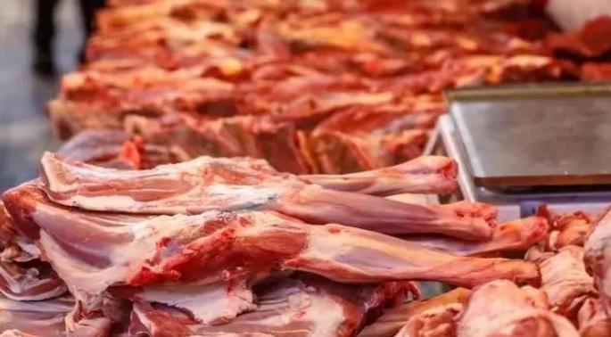 江苏一老汉卖羊肉赚180，结果被罚10万。事后农民将市场监督管理局起诉到法院，然