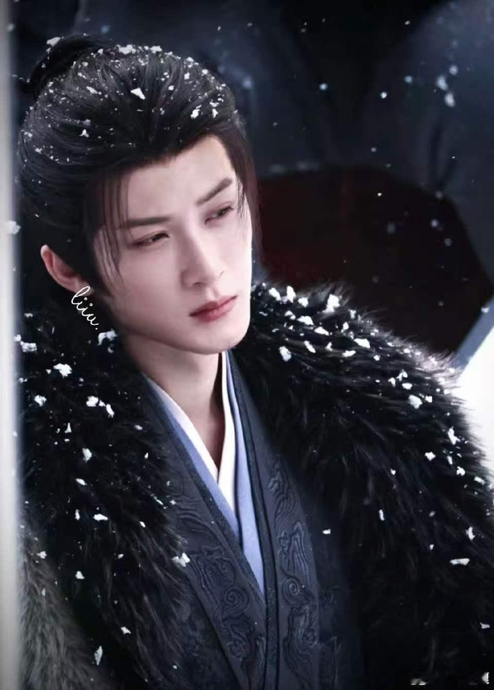 檀健次雪中策马檀健次雪中骑马路透檀健次雪中骑马路透，不错不错，真好看 