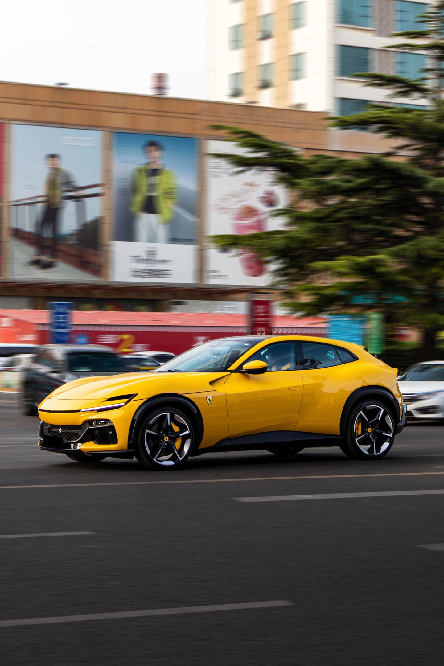 寿光东城汽车街拍，全方位欣赏一下潍坊唯一法拉利fuv，都太帅了