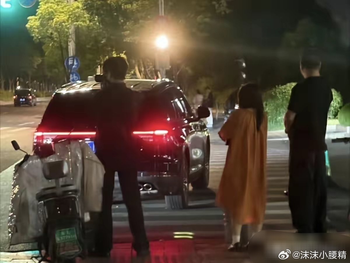 张凌赫，让人意外！6月18日，一向低调的张凌赫，突然冲上热搜，让人没有想到的是，