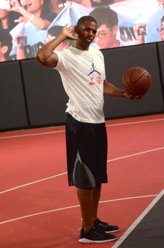 安东尼在播客里提到保罗时，那可是满满的赞誉。他说保罗为效力的每支球队都拼尽全力，