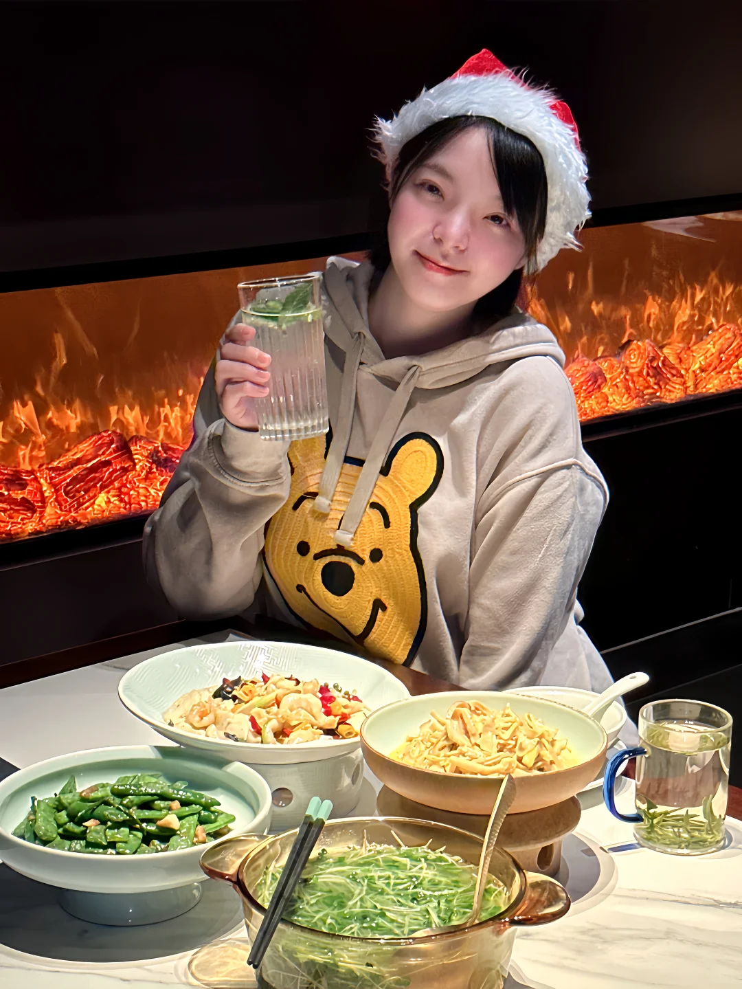 广州CBD圣诞浓度10000%的湘菜馆！