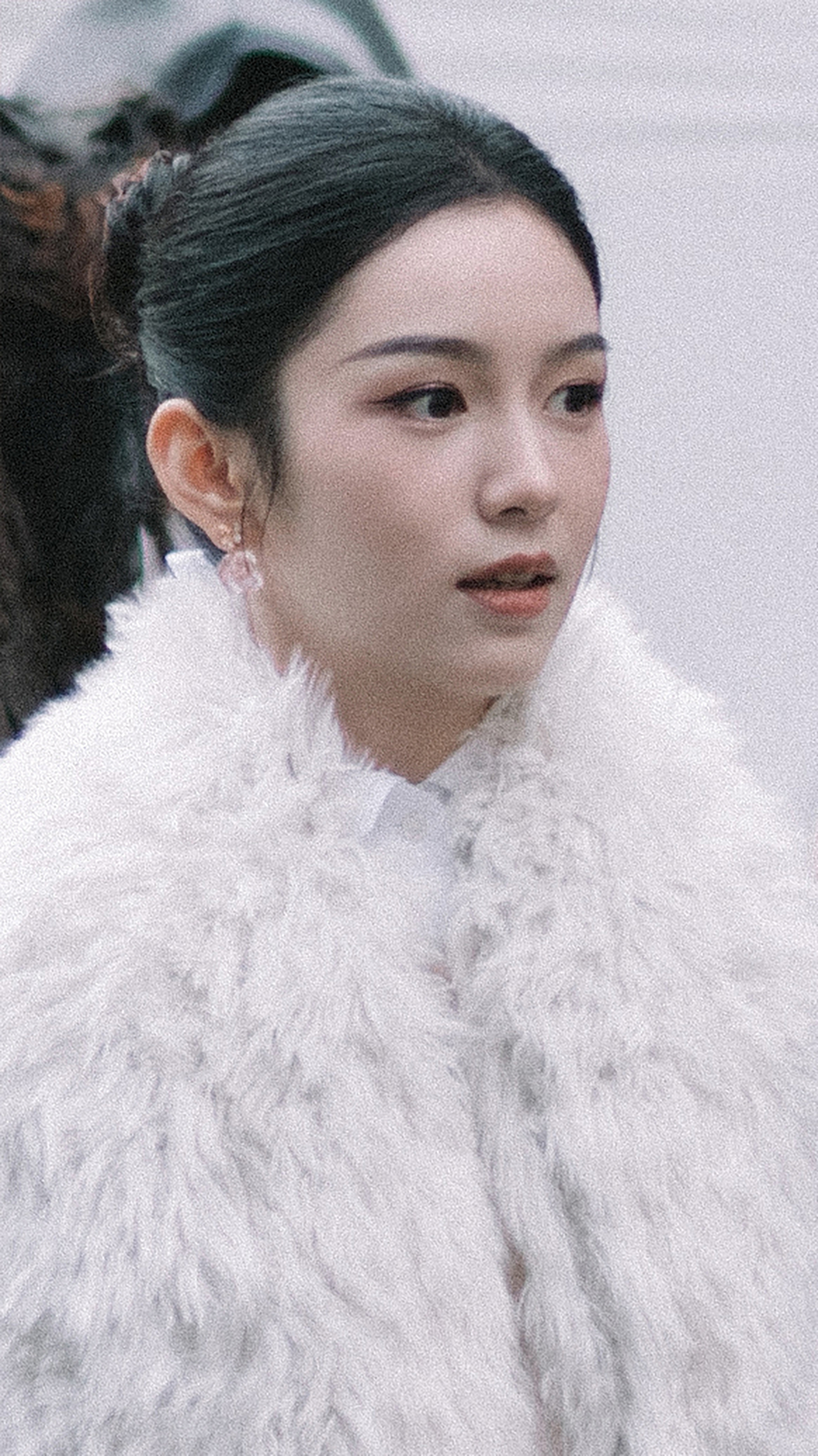 周也  巴黎神图依旧创造中 