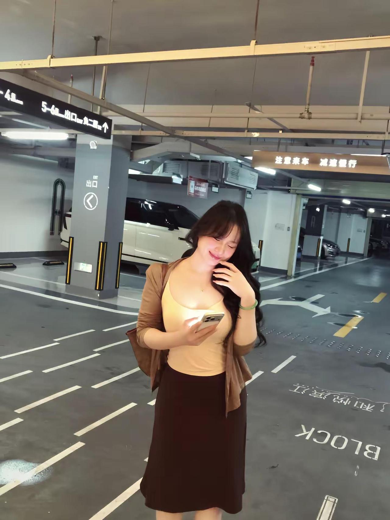 我在你心里什么位置姐姐 普通人也能穿的夏日美女感穿搭 微胖女生 松弛感