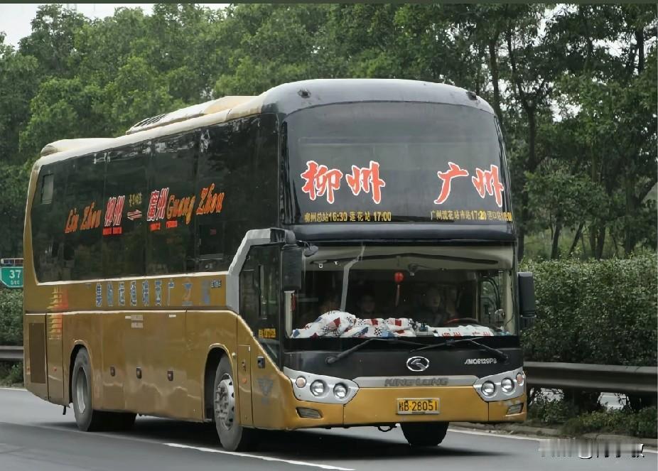 广西曾经开往广东珠三角的省际长途客车（一）

广东珠三角地区经济发达吸纳了大量的