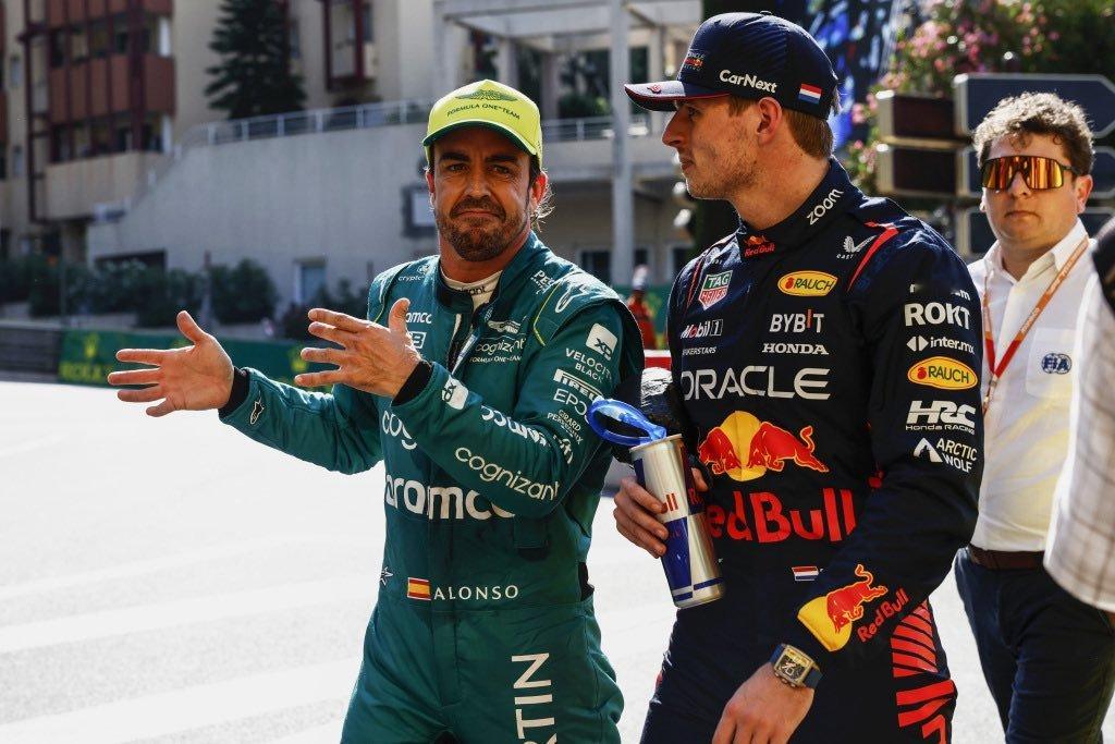 F1 费尔南多·阿隆索就马克斯·维斯塔潘与红牛续约一事发表了看法。他表示很高兴看