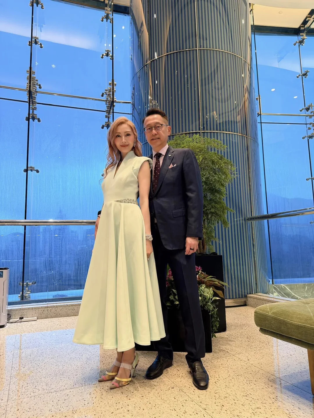 大美人李嘉欣的端午节营业 