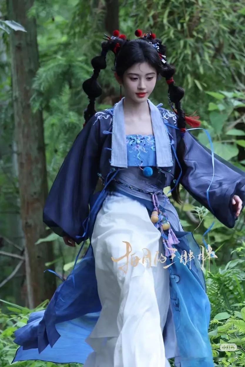 鞠婧祎《来战》造型路透，感觉如何？ ​​​