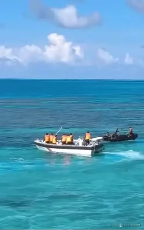 据菲律宾媒体爆料称，7月20号，菲律宾海警与中国海警在仁爱礁附近发生激烈冲突。