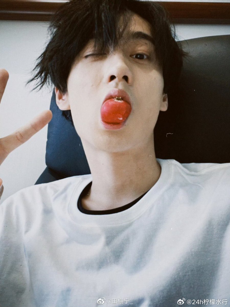 田栩宁 丨田雷 早安田栩宁✨新的一天也要元气满满，平安顺遂，闪闪发光，今天也继续