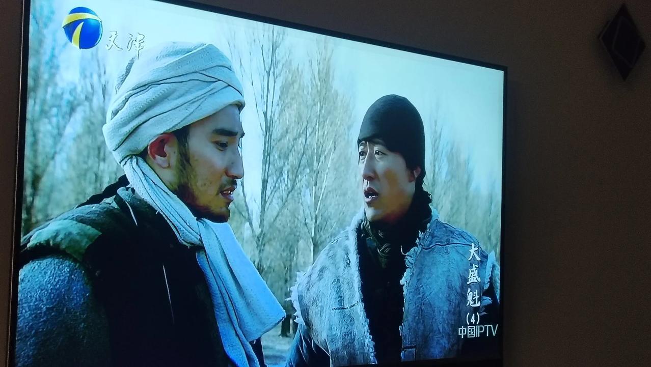      我现在确定，老公是一个特纯种演员盲，却是抗战剧的忠诚粉丝，选剧标准只有