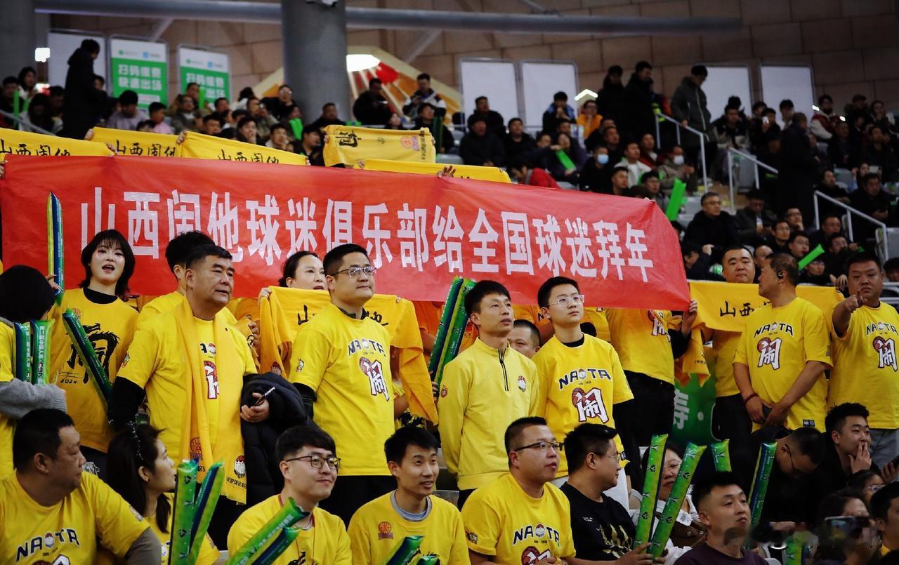 山西汾酒男篮今天集结！夺得第二届俱乐部杯亚军后，山西汾酒男篮球员放假过了春节。根