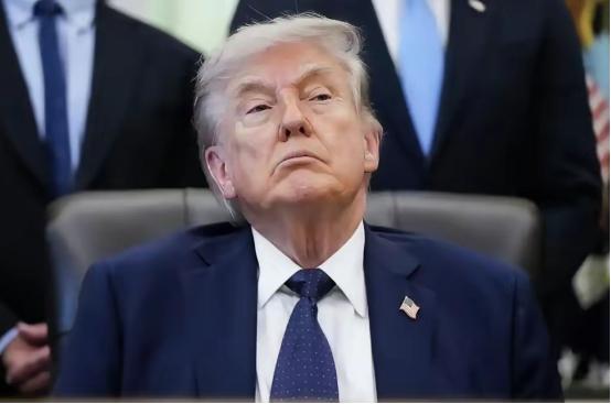 美国抓了马杜罗又去打伊朗，中国为啥没翻脸也没硬拦？！不是怕事，是在下一盘你根本看