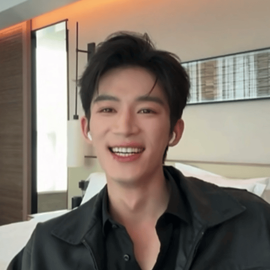 白鹿交给王星越你就闹心吧 是谁被唐宫奇案剧宣直播笑疯了？哦是我！白鹿交给王星越，