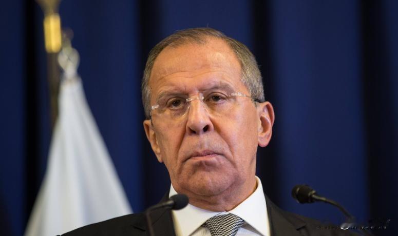 俄外长：俄罗斯从未对邻国不好，若有人攻击我们，回应是毁灭性的，当代俄罗斯与历史上