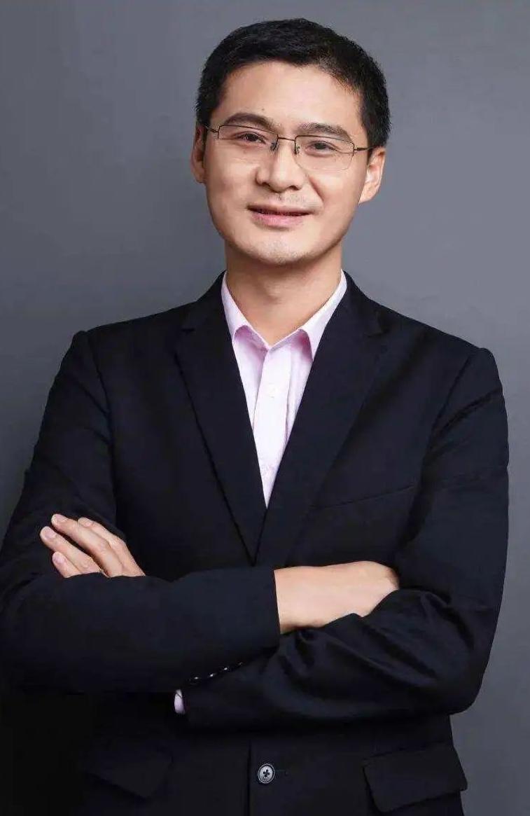 律师罗翔说，人一但成功，总是归结成功的经验，要么说是努力，拼搏，要么说是一不留神