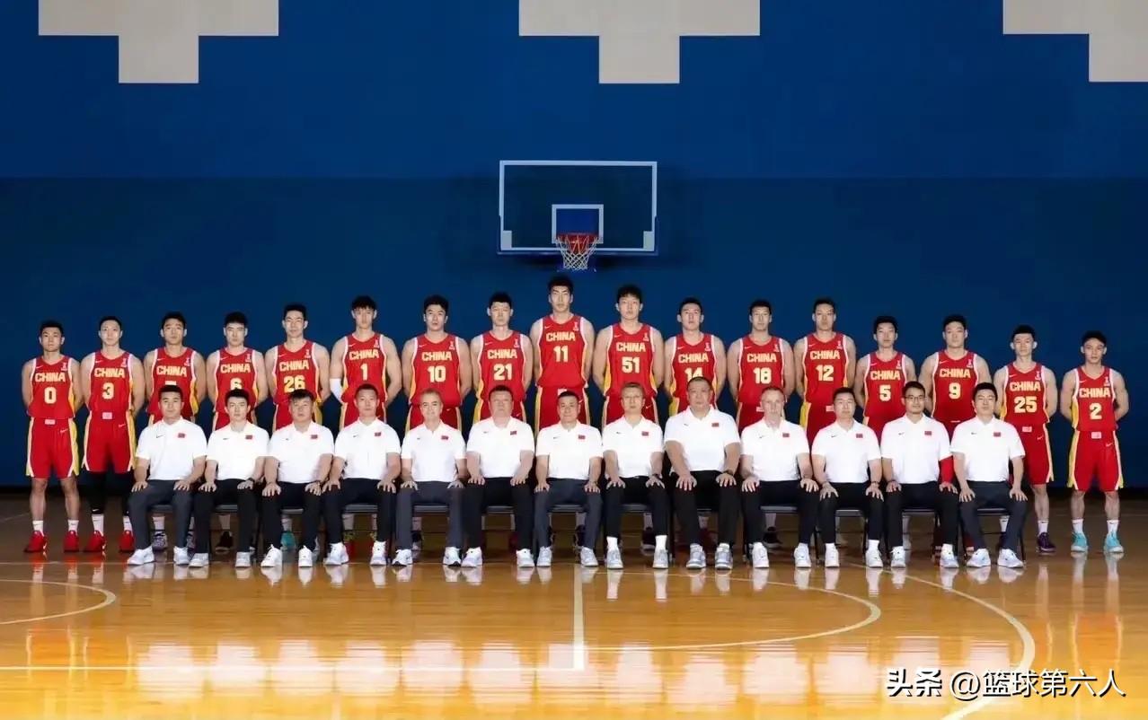 盛夏钱塘，篮球热浪涌动。2026年6月21日至23日，中国男篮坐镇杭州奥体中心体