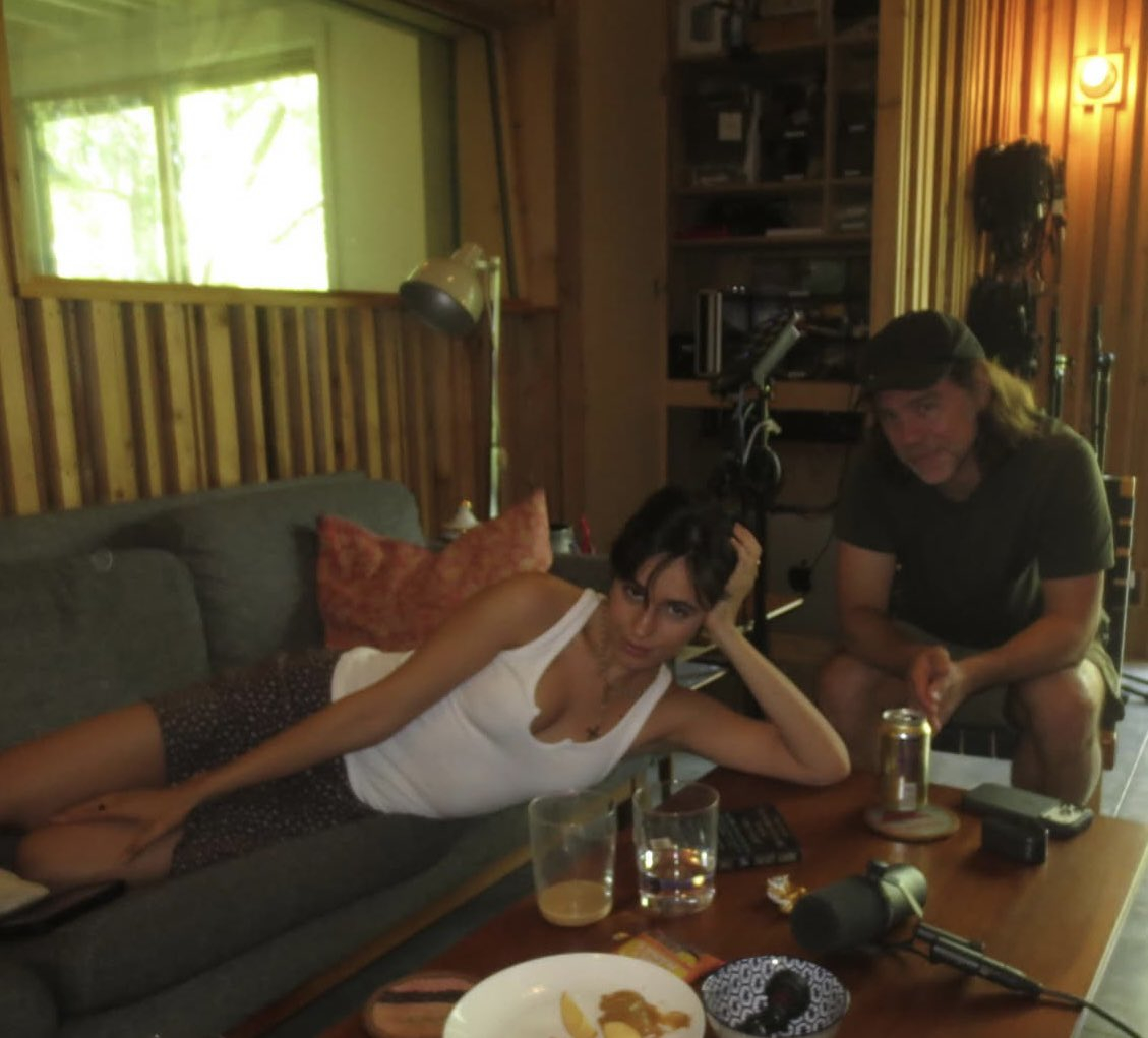‼️Camila Cabello 正在与 Aaron Dessner 一起制作音