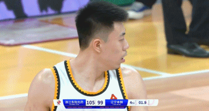 孙铭徽赛后与辽宁众将握手致意，但未见俞泽辰身影！

孙铭徽与小将俞泽辰爆发冲突后