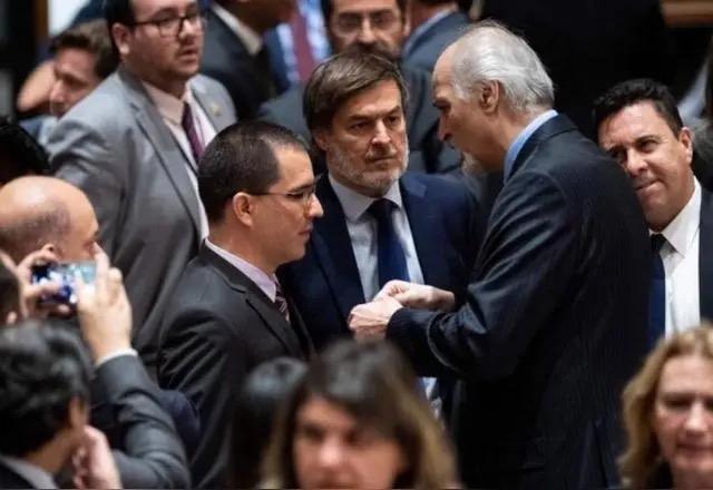 家人们，最近国际上又出大事儿啦！就在2025年，委内瑞拉那边可是炸开了锅。委内瑞