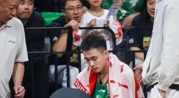 两名国字号后卫缺阵，但辽宁男篮却依旧半场就打花比赛，看来辽宁男篮的实力真是独一档