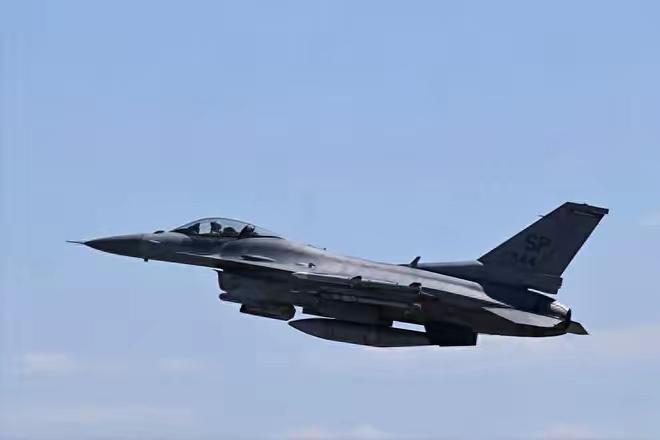 2月20日，黄海空域突然响起警报。据消息人士披露，驻韩美军10余架战机18日就在