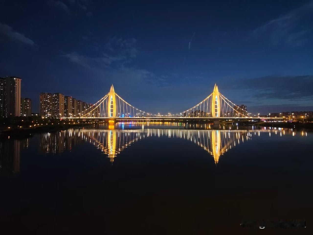 一个动作、一声响、家里的插座全都断了电！
昨下午游完泳，其实特别累，感觉就没劲做