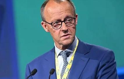 治不了俄罗斯，还治不了你？默茨一句话，以色列彻底怂了。
谁能想到，一向横着走、连