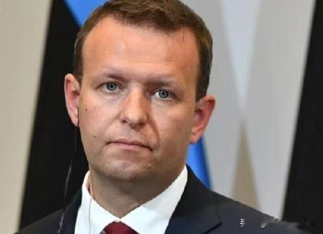 中国被小国“警告”，要选边站？，结果呢

今年11月初，爱沙尼亚外长来北京，十年